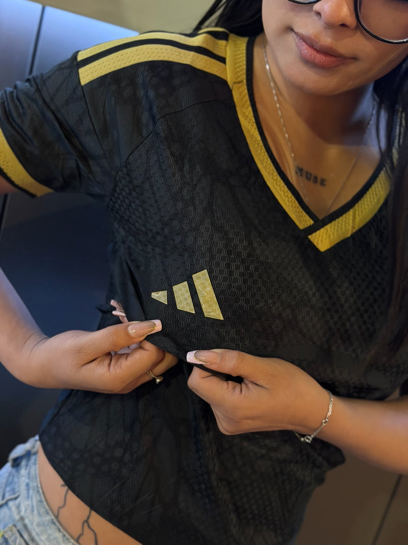 Camiseta Negra con Dorado Mundial 2026 - Mujer