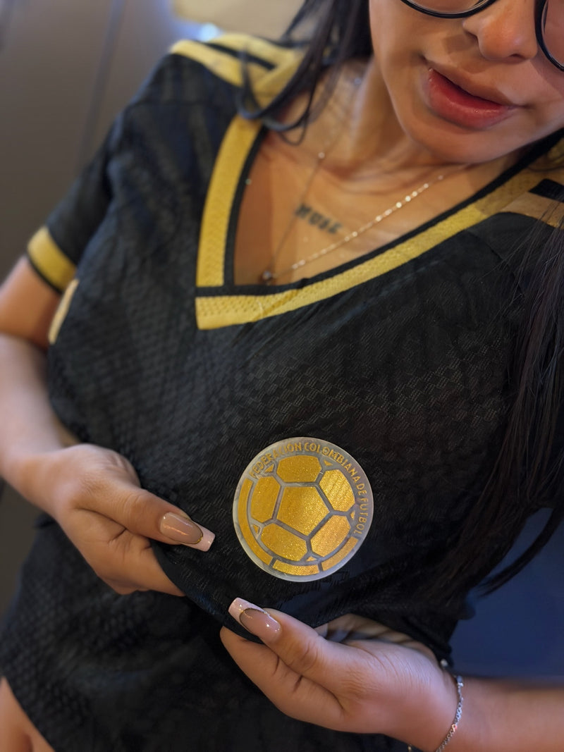 Camiseta Negra con Dorado Mundial 2026 - Mujer