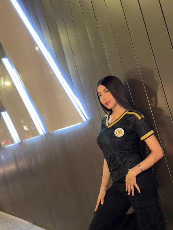 Camiseta Negra con Dorado Mundial 2026 - Mujer